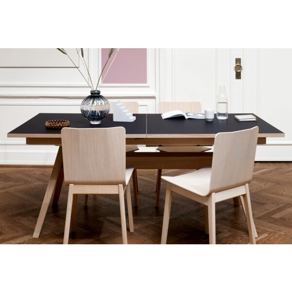 Skovby 11 black laminate lifestyle kuva