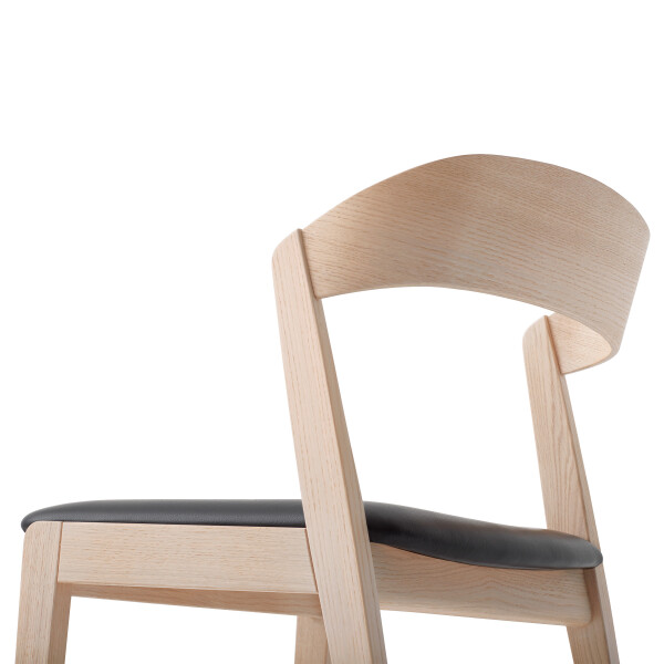 Skovby 825 white oiled black leather back angle kuva