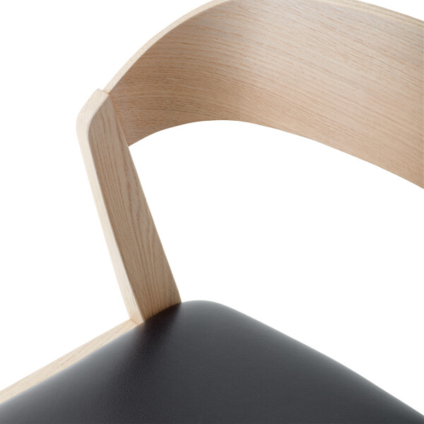 Skovby 825 white oiled black leather close kuva