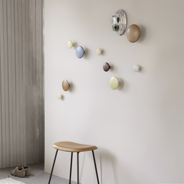 Muuto Dots burgundy pale blue beige green clay brown kuva