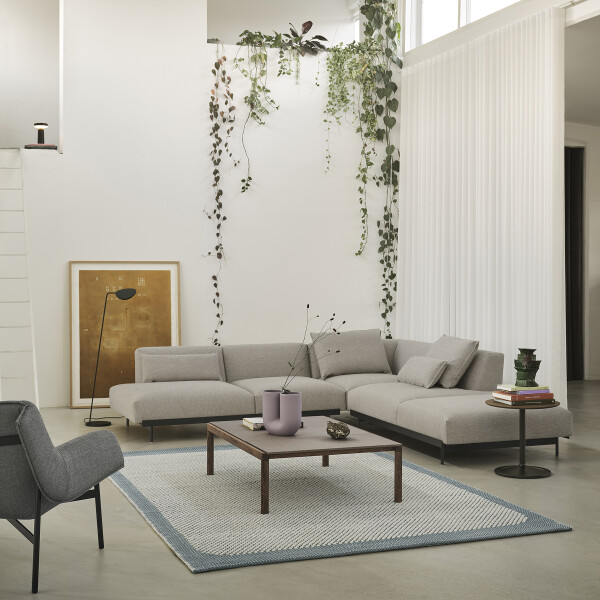 Muuto Pebble rug pale blue lifestyle kuva