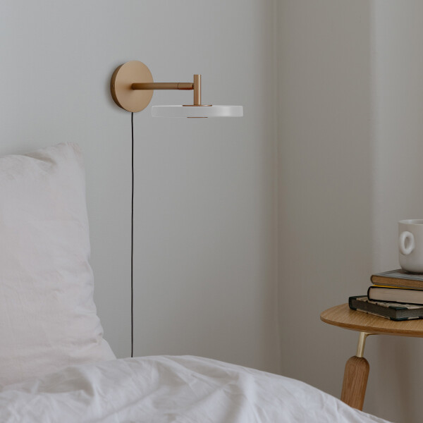 UMAGE lifestyle Asteria wall short pearl white with cord kuva