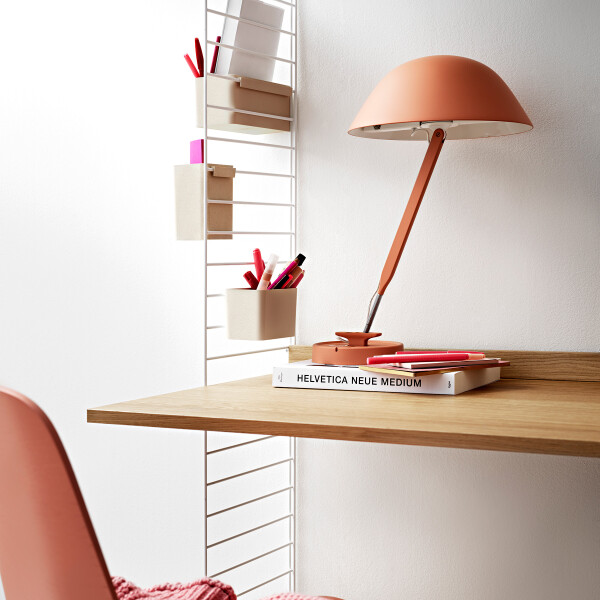 string workspace B oak white kuva