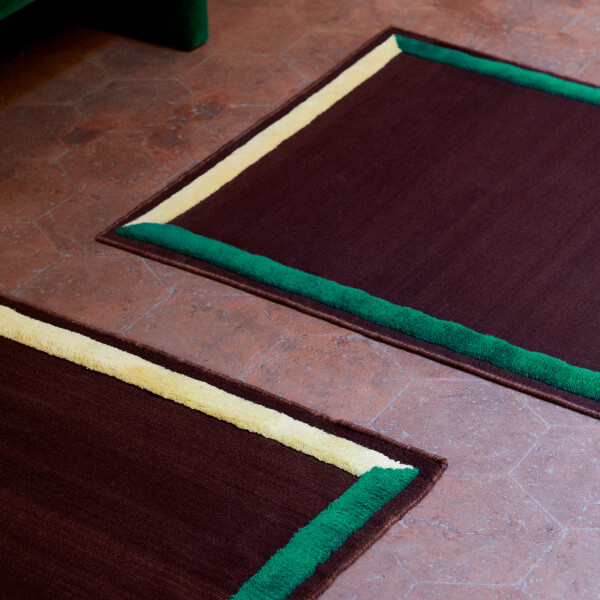 Tradition Framed AP plum kuva