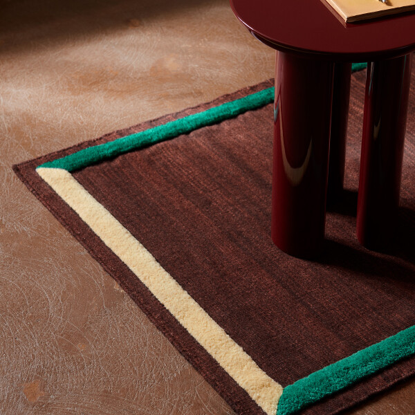 Tradition Framed AP13 plum closer kuva