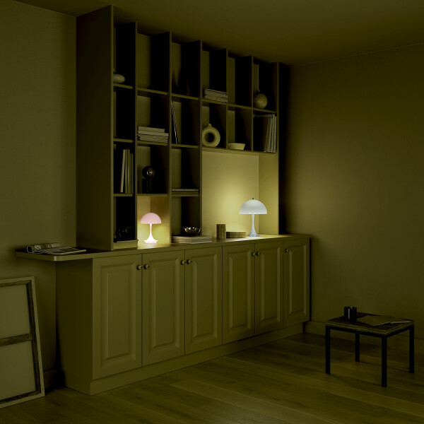 LP SS24 Panthella 160 Portable 250 Table Lamp kuva