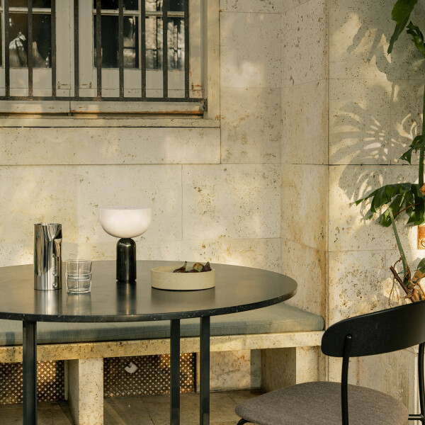 New Works Kizu Portable Table Lamp Black kuva