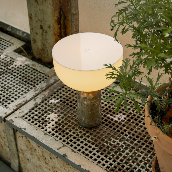 New Works Kizu Portable Table Gris du Marais up kuva