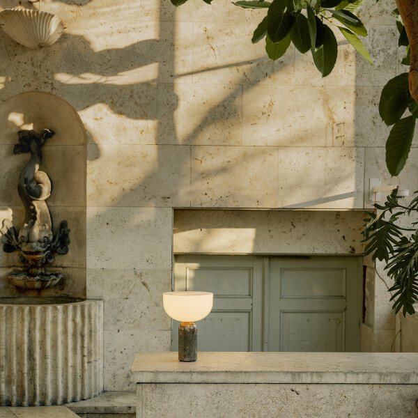 New Works Kizu Portable Table Lamp Gris du Marais kuva