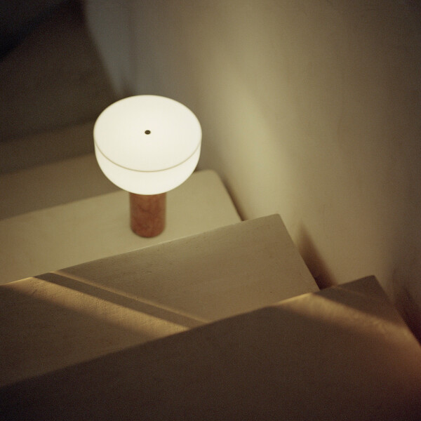 New Works Sicily Kizu Portable Breccia Pernice on kuva