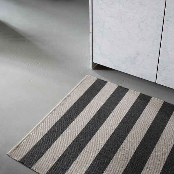 Big Stripe ends with narrow edging kuva