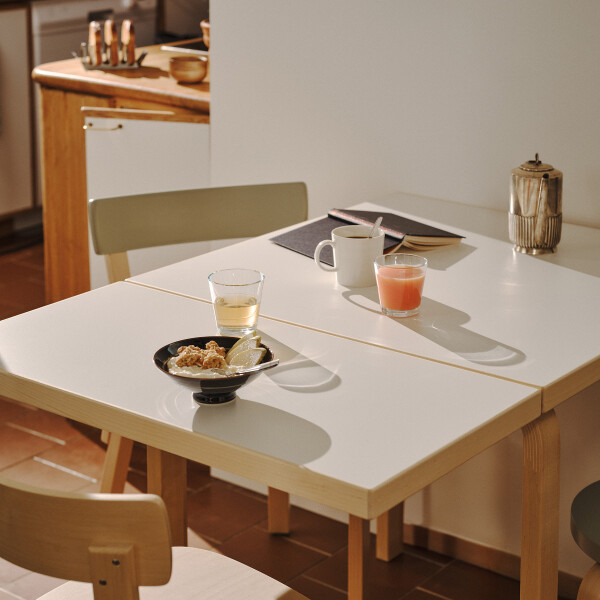 Aalto Table foldable DL81C white laminate  Chair 69 master kuva