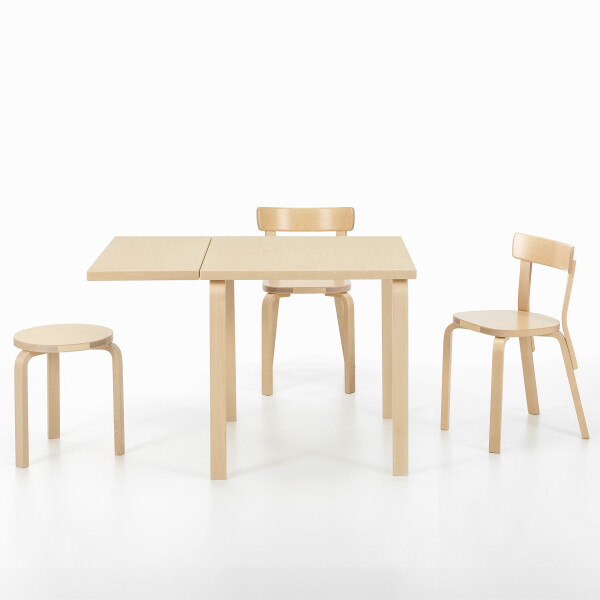 Aalto Table foldable DL81C extended with 2 x Chair 69 1 x Stool 60 kuva