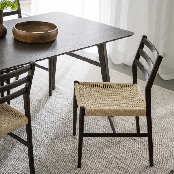 Rowico Harlan chair brown oak interior kuva