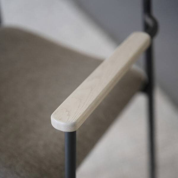 Rowico Maymont armchair whitepig armrest detail kuva