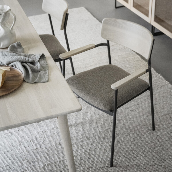 Rowico Maymont armchair whitepig interior kuva