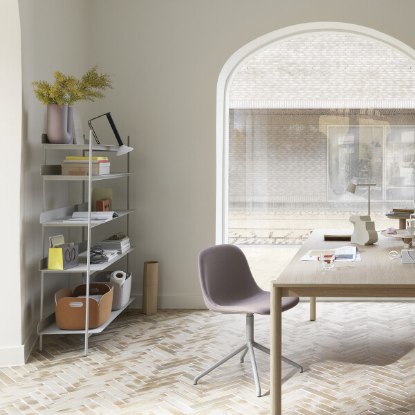 Muuto black piton portable lamp kuva