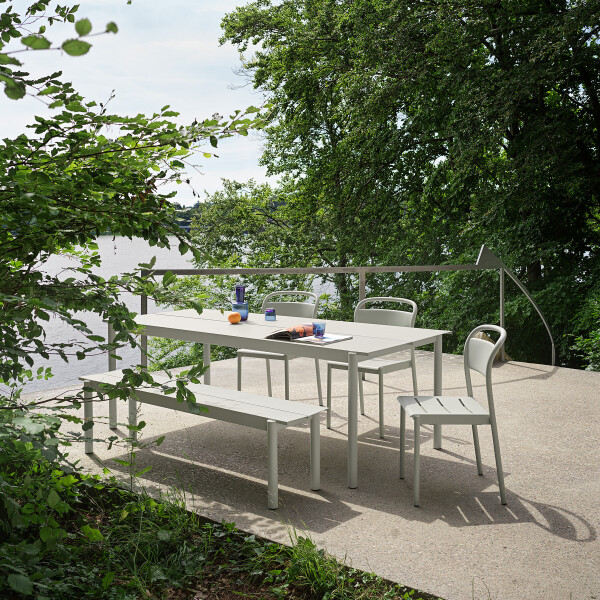 Muuto linear steel table 220 bench 170 side chair grey kuva