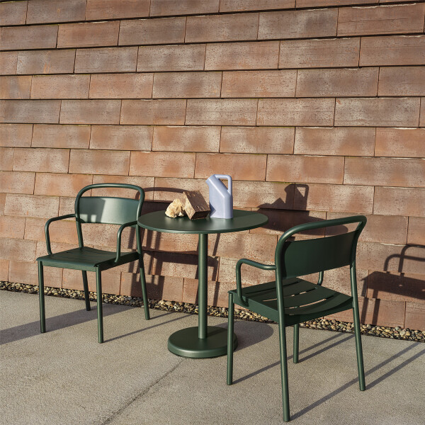 Muuto Linear steel armchair cafe table H73 round dark green kuva