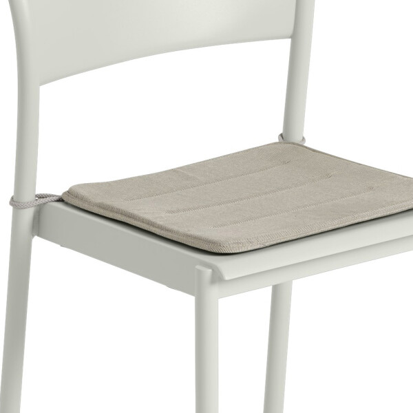 Muuto Linear steel side chair seatpad light grey image