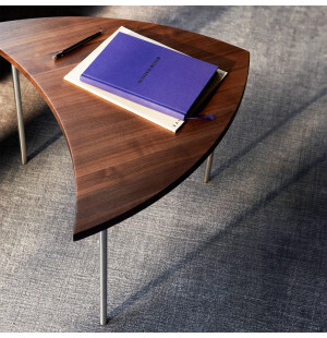 &Tradition PINWHEEL HM7 sivupöytä, pähkinä/teräs kuva