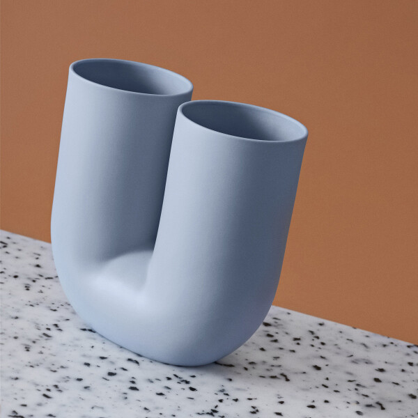 Muuto Kink vase light blue concept kuva