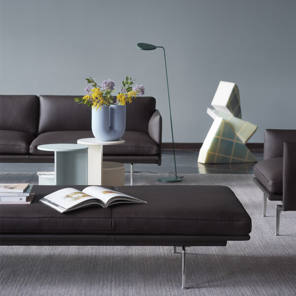 Muuto Kink vase light blue flowers kuva