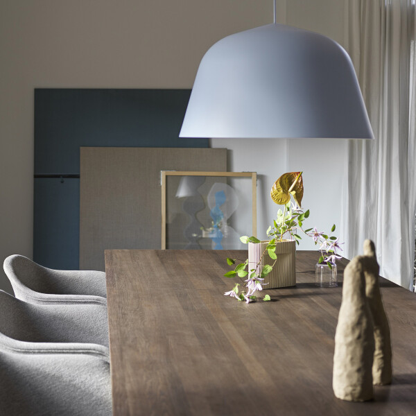 Muuto Ridge vase beige 16.5 interior image