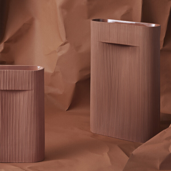 Muuto Ridge vase concept Terracotta image