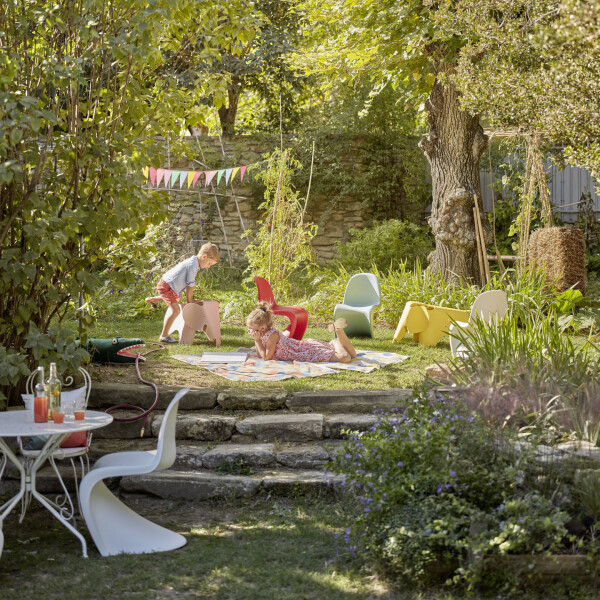 5920101 Panton Junior Eames Elephant Panton Chair kuva