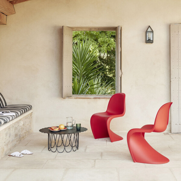 5920116 Panton Chair Flower Table v fullbleed 1440x kuva