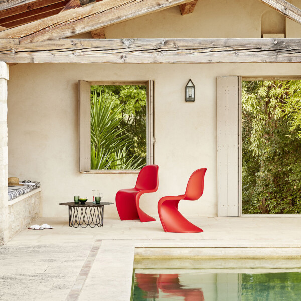 5920120 Panton Chair Flower Table v fullbleed 1440x kuva