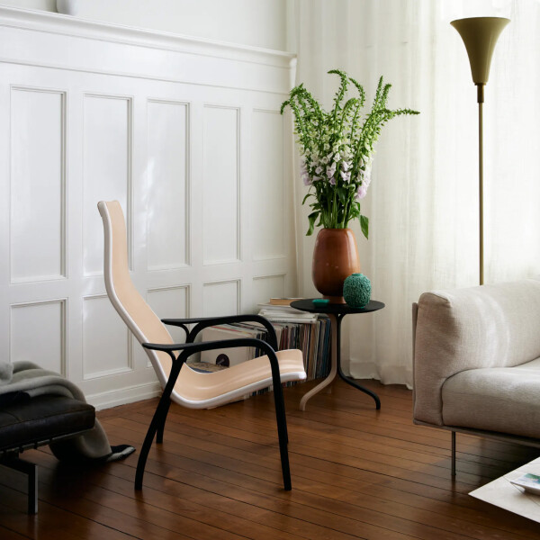 Swedese lamino duality oak leather natural lifestyle image