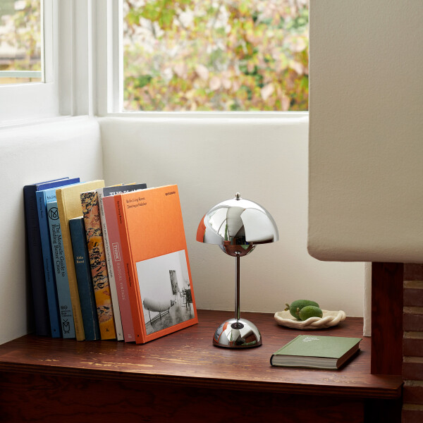 ATD Chrome Flowerpot VP9 Lifestyle kuva