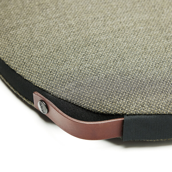 Lilla Aland dyna brun laderrem skogsgron detalj kuva