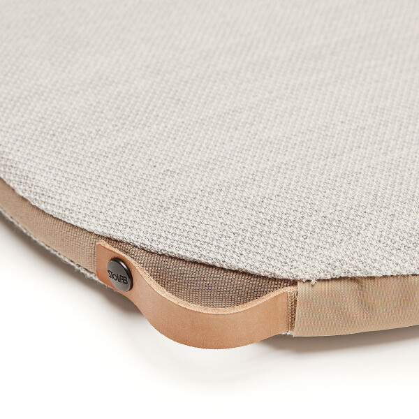 Lilla Aland dyna ljus laderrem ljus beige detalj kuva