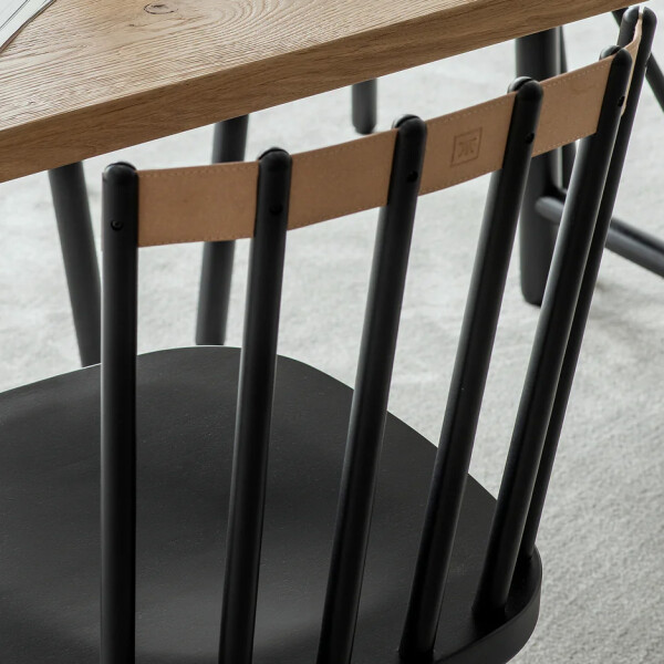 TAC Piena tuoli musta detalji1 kuva