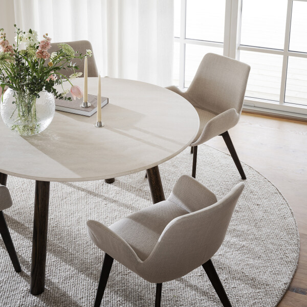 Rowico  Taransay dining table beige brown Drimsdale armchair beige brown kuva