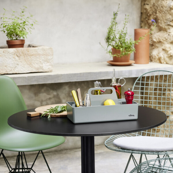 6963842 Toolbox RE Wire Chair DKR EPC Side Chair DSR v fullbleed 1440x image