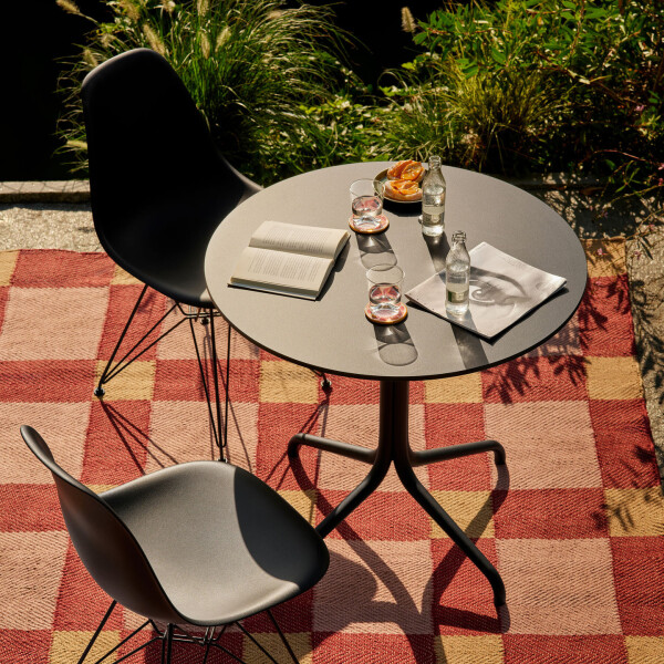 8730368 EPC RE DSR Belleville Bistro Table  Garden v fullbleed 1440x image