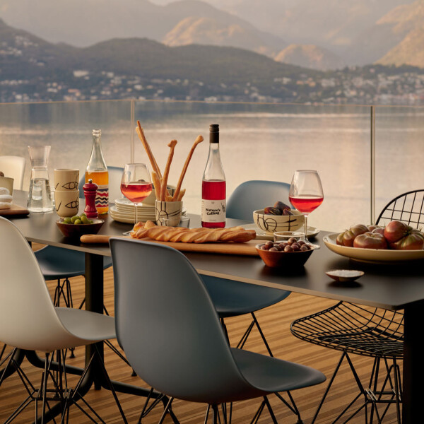 8730363 EPC RE DSR Wire Chair DKR Belleville Table Rectangular v fullbleed 1440x image