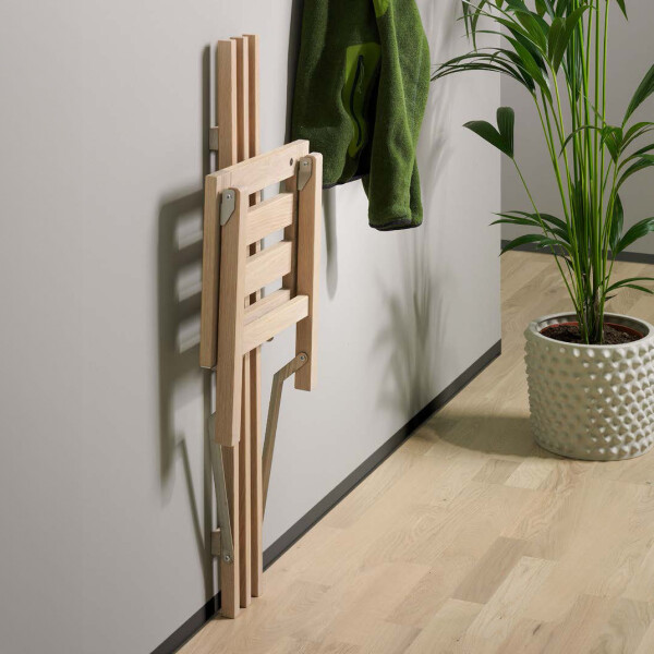 Oscarssons Mobel vitoljad vaggstol upp image