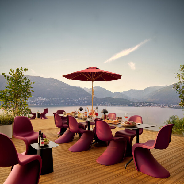 8730353 Panton Chair Metal Side Table Belleville Table Dining Rooftop Terrace v fullbleed 1440x kuva