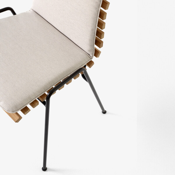 ATD RFH Terrace Chair RD4 Black w  Teak and Heritage Papyrus Cushion detail kuva