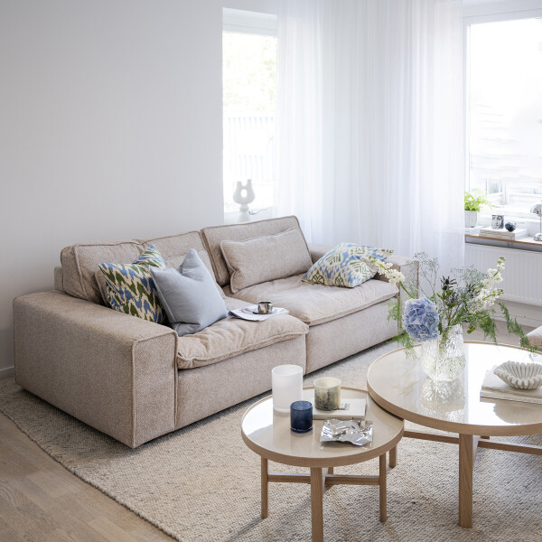 122842 121094 121095 122643 b mb Rawlins sofa bobby  2 beige Marsden coffee table beige whitewash Rawlins foot stool bobby  2 beige image