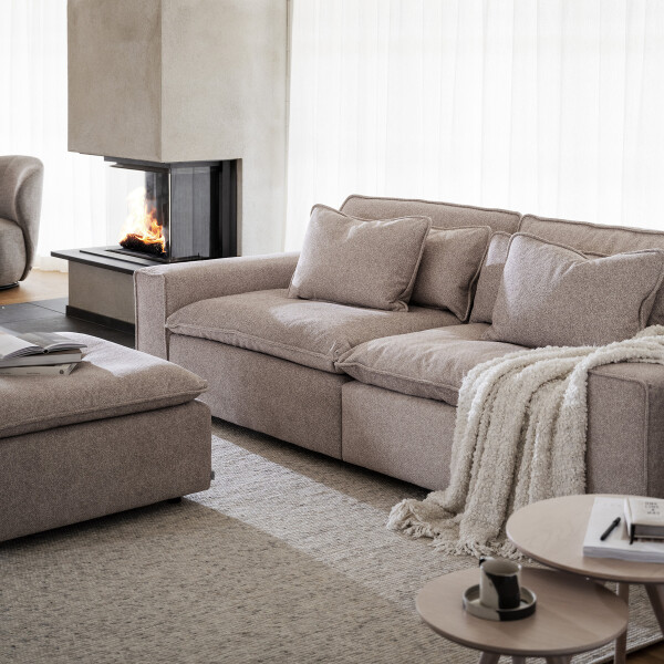 122642 122643 119228 b mb Rawlins sofa Bobby Beige  2 Rawlins foot stool beige  2 Yumi nesting tables white wash kuva