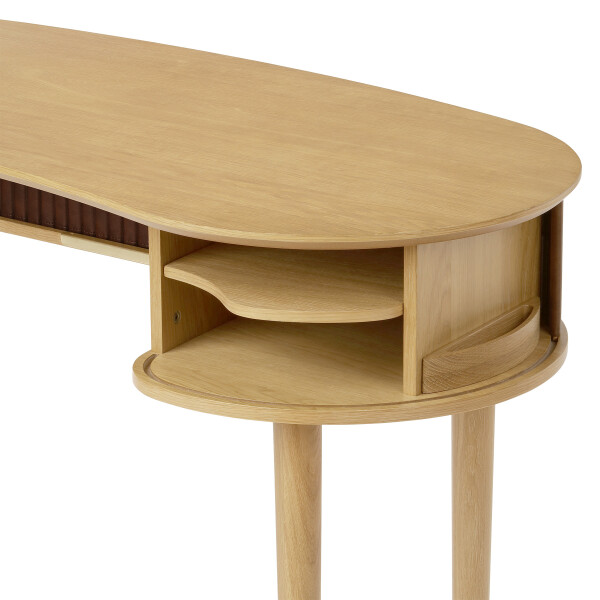 UMAGE packshot 5608 Audacious desk oak 4 kuva