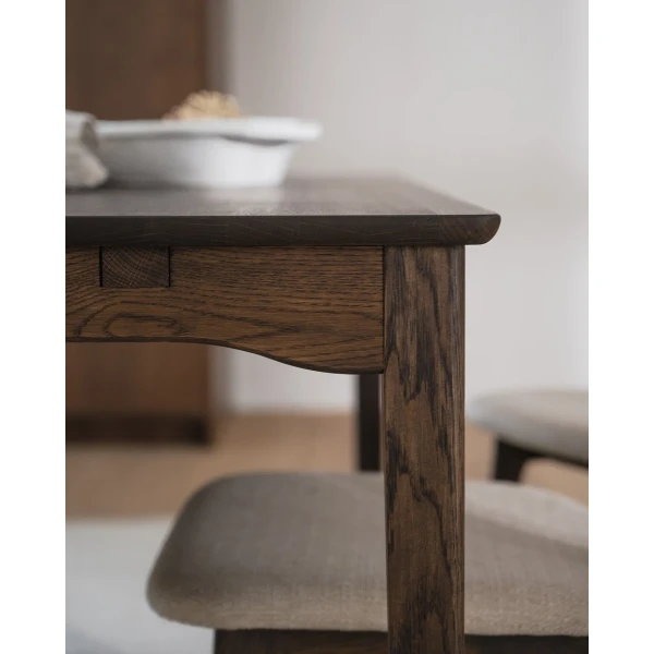 Rowico Markham dining table in brown oak 01 kuva