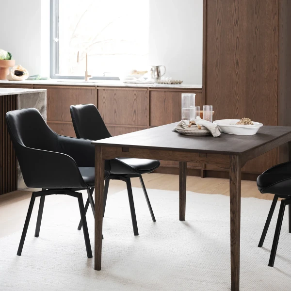 Rowico Markham dining table in brown oak Alison13 kuva