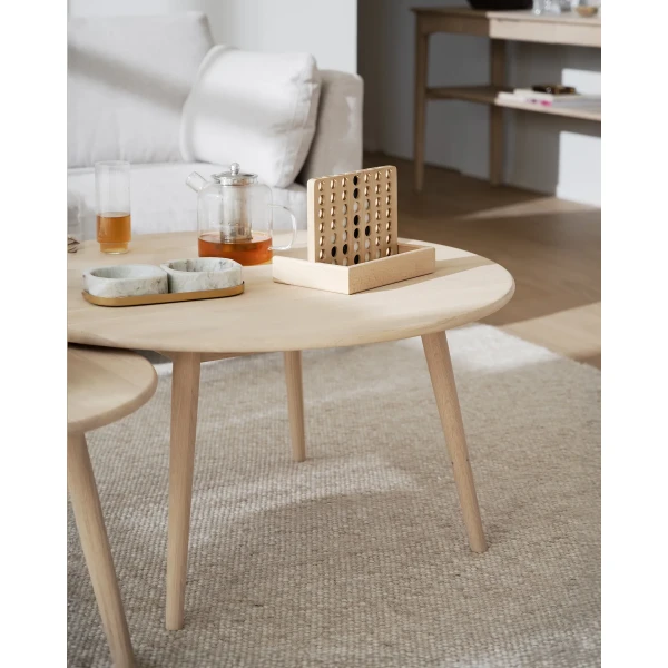 128011 b mb Tompkins coffee table square whitewash oak 01 kuva